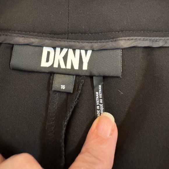 DKNY Elegant Black Straight Leg Trousers - Picture 10 of 10